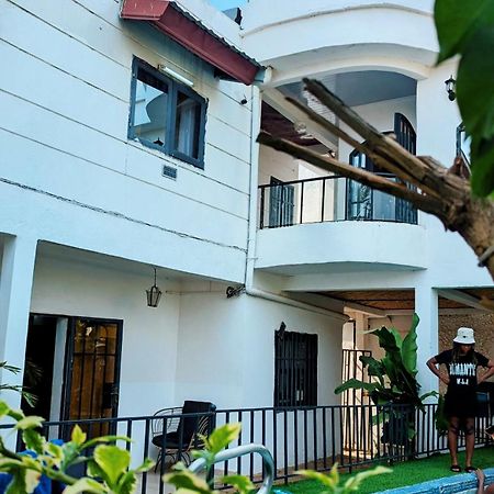 Appartement 2 Chambres Residence Avec Piscine Yaounde Exterior photo